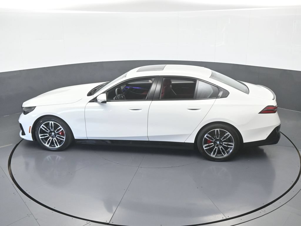 Used 2027 BMW 530i RWD image 56