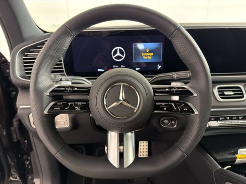New 2026 Mercedes-Benz GLS 580 4MATIC image 18