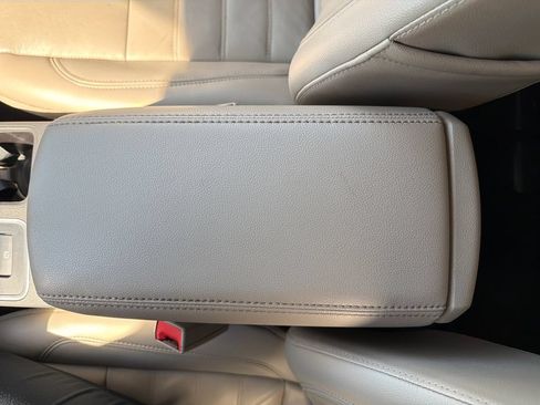 Used 2017 Ford Escape Titanium w/ Equipment Group 301A FWD image 22