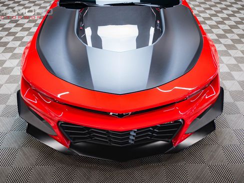 Used 2021 Chevrolet Camaro ZL1 RWD image 30