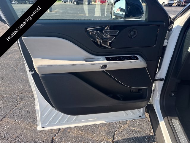 Used 2025 Lincoln Aviator AWD w/ Equipment Group 101A image 13
