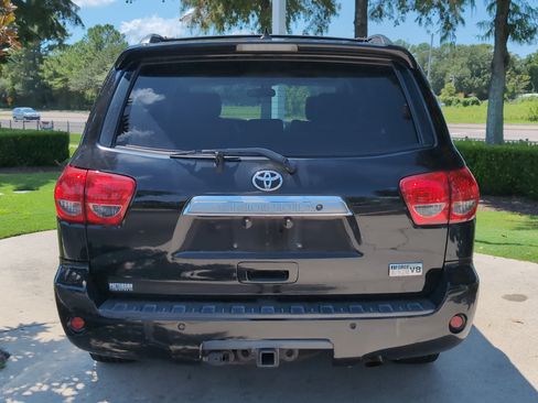 Used 2011 Toyota Sequoia Platinum RWD image 9
