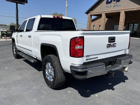 Used 2018 GMC Sierra 2500 SLT w/ Duramax Plus Package AWD/4WD image 3