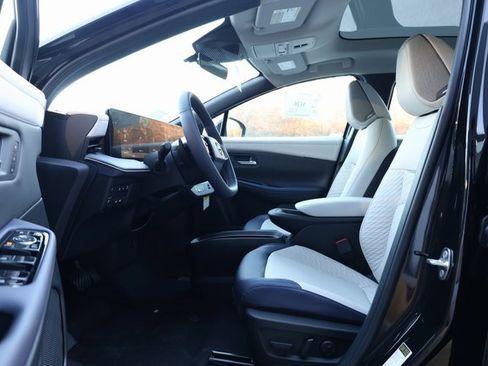 New 2026 Nissan Leaf Platinum+ image 11