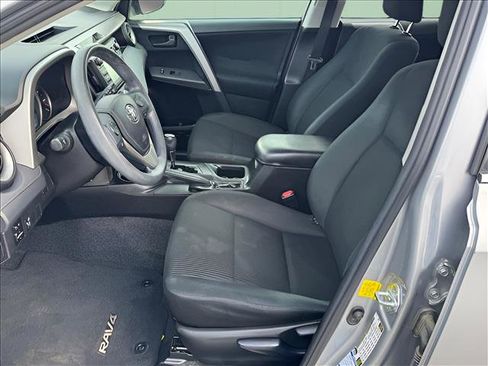Used 2016 Toyota RAV4 LE image 5
