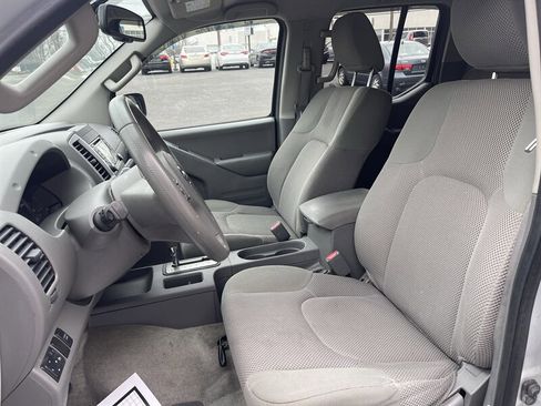 Used 2015 Nissan Frontier SV w/ SV Value Truck Package image 14