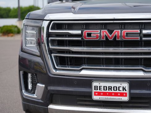 Used 2023 GMC Yukon XL SLT AWD/4WD image 9