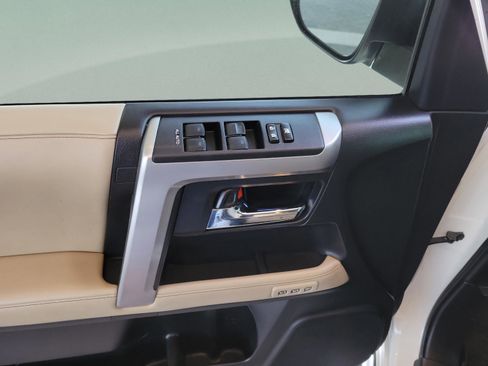 Used 2020 Toyota 4Runner Limited image 8