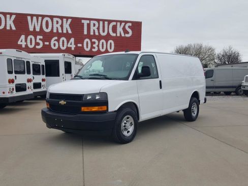 Used 2020 Chevrolet Express 2500 w/ Enhanced Convenience Package image 3