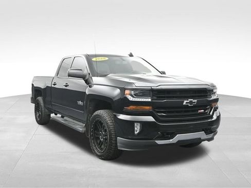 Used 2018 Chevrolet Silverado 1500 LT w/ Texas Edition AWD/4WD image 15