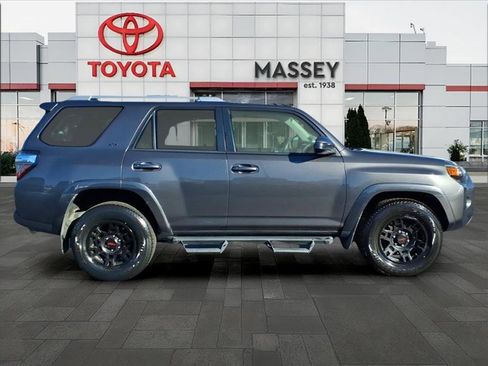 Used 2018 Toyota 4Runner SR5 image 2