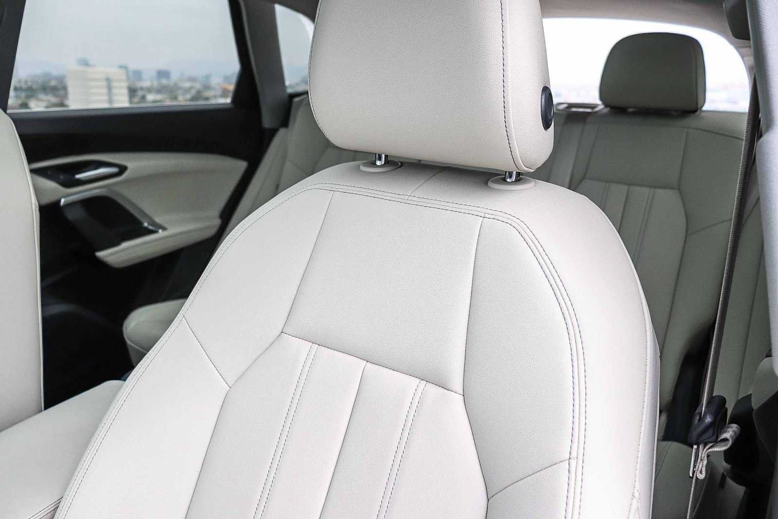 Used 2025 Audi Q5 Premium w/ Convenience Package AWD/4WD image 35