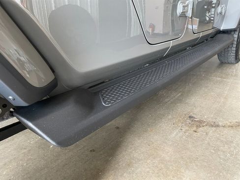 Used 2020 Jeep Gladiator Overland AWD/4WD image 29