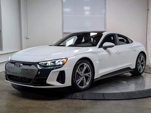 Used 2022 Audi e-tron GT Premium Plus image 4