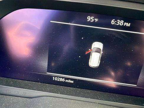 Used 2024 Nissan Rogue Platinum FWD image 11