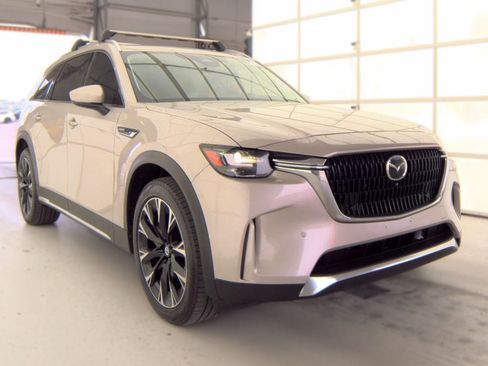 Used 2024 MAZDA CX-90 Plug-In Hybrid w/ Premium Plus AWD/4WD image 4