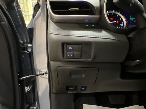 Used 2022 Toyota Highlander XLE image 26