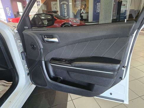 Used 2019 Dodge Charger GT image 12
