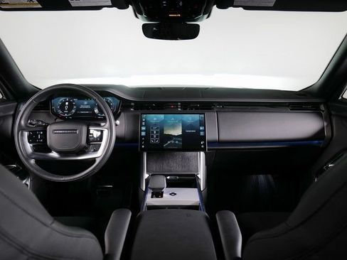 Certified 2025 Land Rover Range Rover SE AWD/4WD image 4