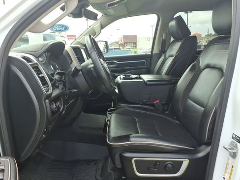 Used 2022 RAM 1500 Laramie AWD/4WD image 11