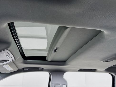 Used 2017 Chevrolet Silverado 1500 LTZ Z71 w/ Redline Edition image 17