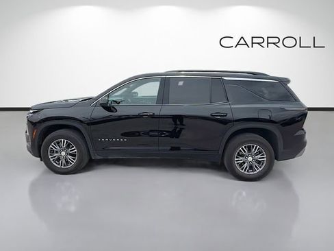 Used 2025 Chevrolet Traverse LT FWD image 6