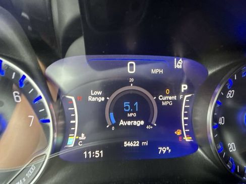 Used 2021 Chrysler Pacifica Touring-L w/ Uconnect Theater Family Group AWD/4WD image 12