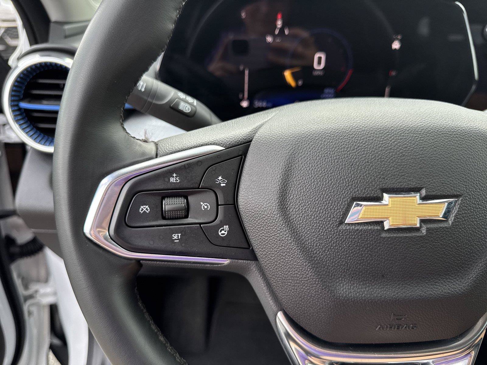 Used 2025 Chevrolet Trax LT w/ LT Convenience Package FWD image 21