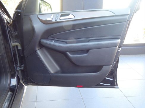 Used 2019 Mercedes-Benz GLE 400 4MATIC image 20