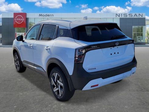 New 2026 Nissan Kicks SV FWD image 4