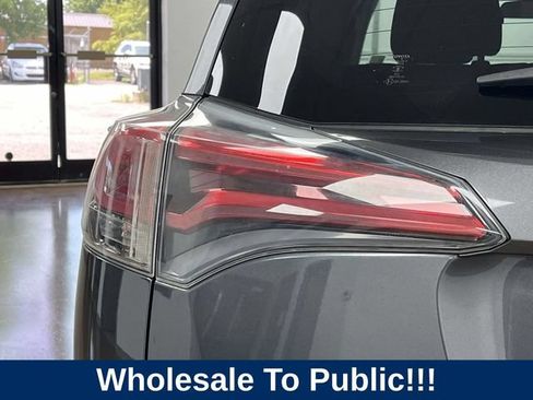 Used 2016 Toyota RAV4 XLE w/ Convenience Package AWD/4WD image 10