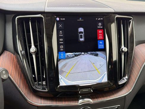 Certified 2023 Volvo XC60 B5 Plus w/ Climate Package AWD/4WD image 22