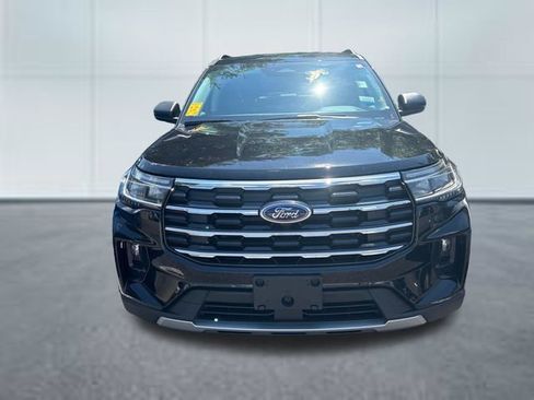 Used 2026 Ford Explorer Active w/ Active Comfort Package AWD/4WD image 6