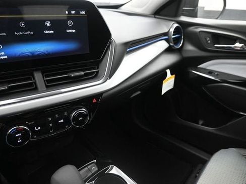 New 2026 Chevrolet Trax LT w/ LT Convenience Package FWD image 27