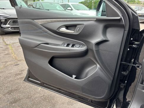 Used 2025 Buick Envista Sport Touring FWD image 18