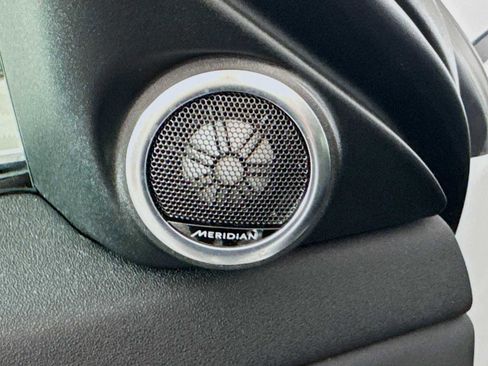 Used 2025 Land Rover Range Rover Evoque S image 19