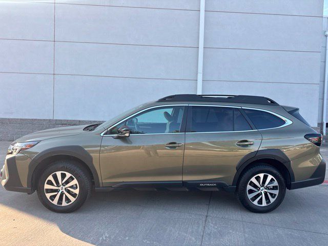 Certified 2025 Subaru Outback Premium AWD/4WD image 6
