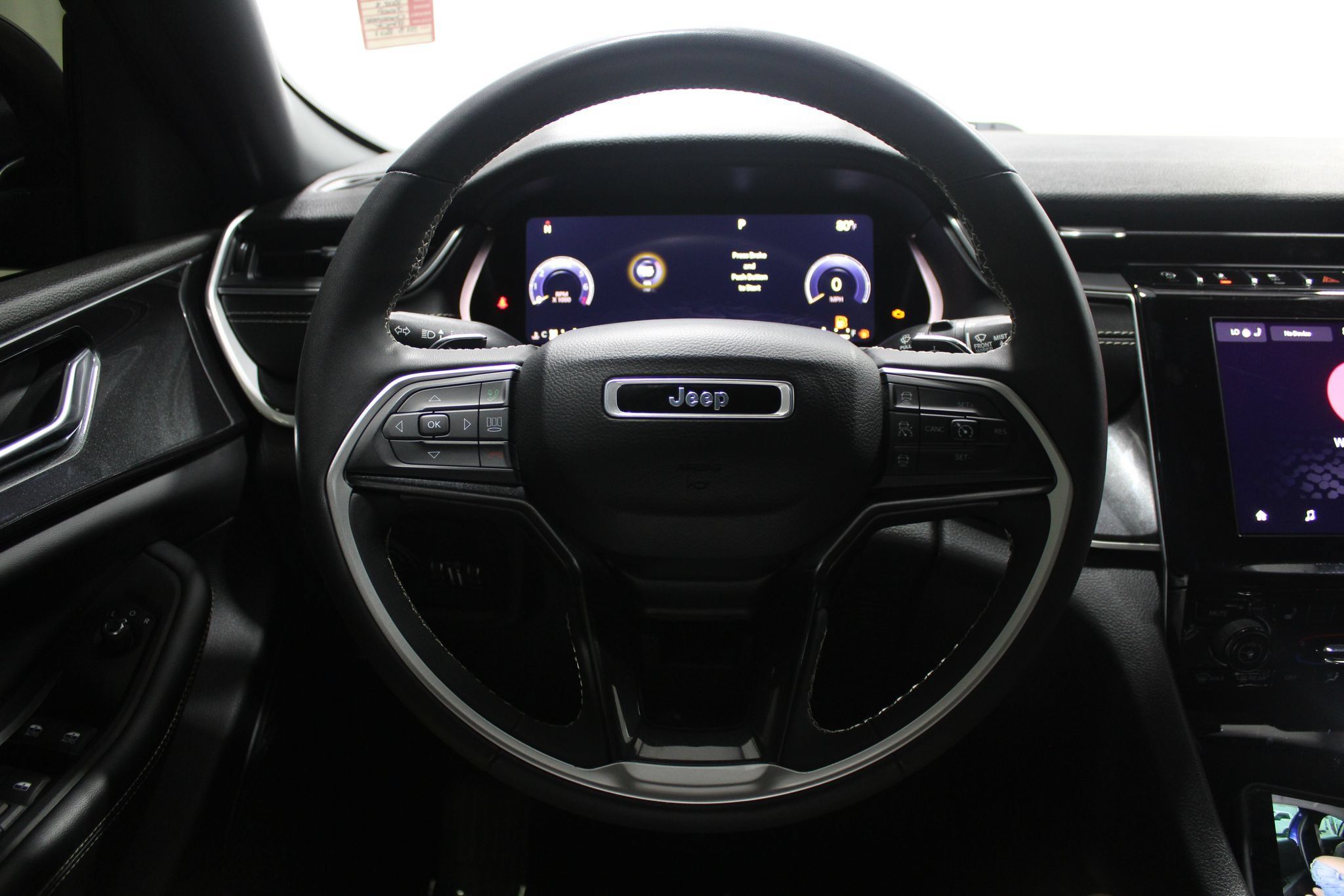 Used 2023 Jeep Grand Cherokee Altitude AWD/4WD image 28