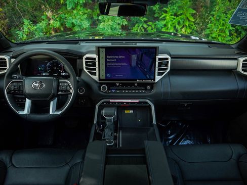 New 2024 Toyota Tundra Platinum AWD/4WD image 12