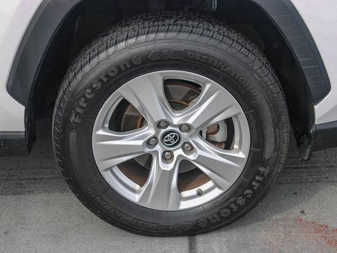 Used 2021 Toyota RAV4 LE image 11