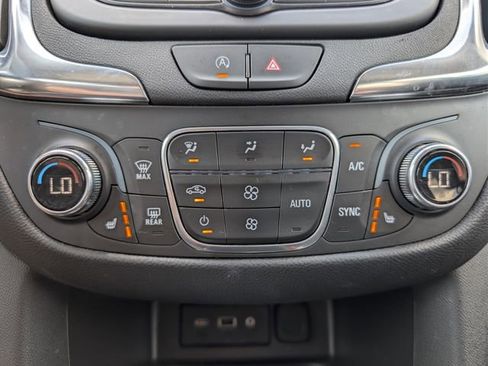 Used 2024 Chevrolet Equinox LT FWD image 25