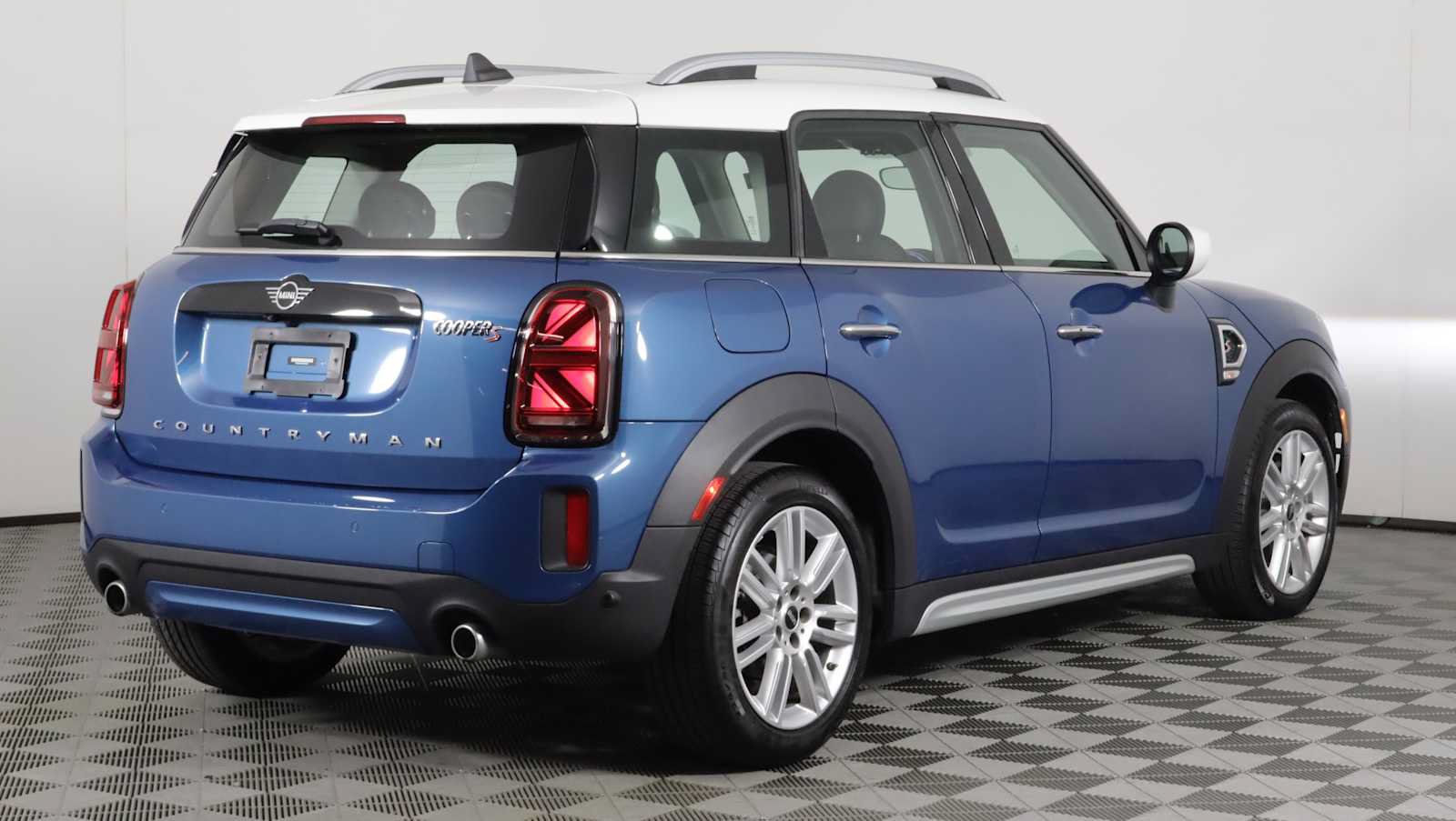 Used 2023 MINI Cooper Countryman S FWD image 7