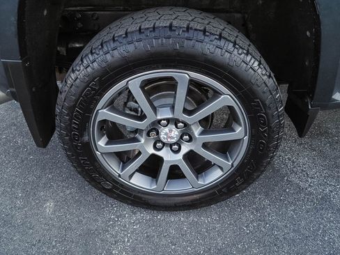 Used 2018 GMC Canyon Denali image 39