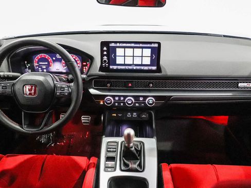 Used 2024 Honda Civic Type R image 13