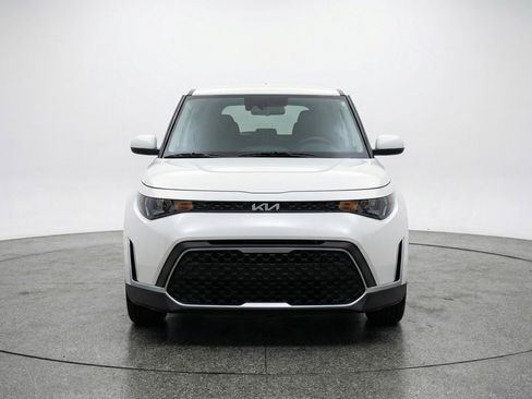 Used 2025 Kia Soul LX w/ LX Technology Package image 2