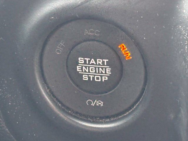 Used 2022 Jeep Wrangler Unlimited Sahara AWD/4WD image 15