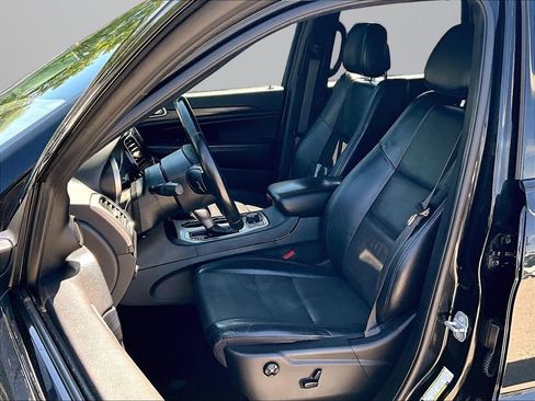 Used 2020 Jeep Grand Cherokee Altitude AWD/4WD image 26