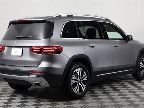 New 2026 Mercedes-Benz GLB 250 image 2