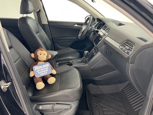 Used 2021 Volkswagen Tiguan SE image 23