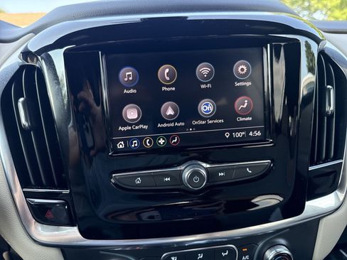 Used 2023 Chevrolet Traverse LS FWD image 18